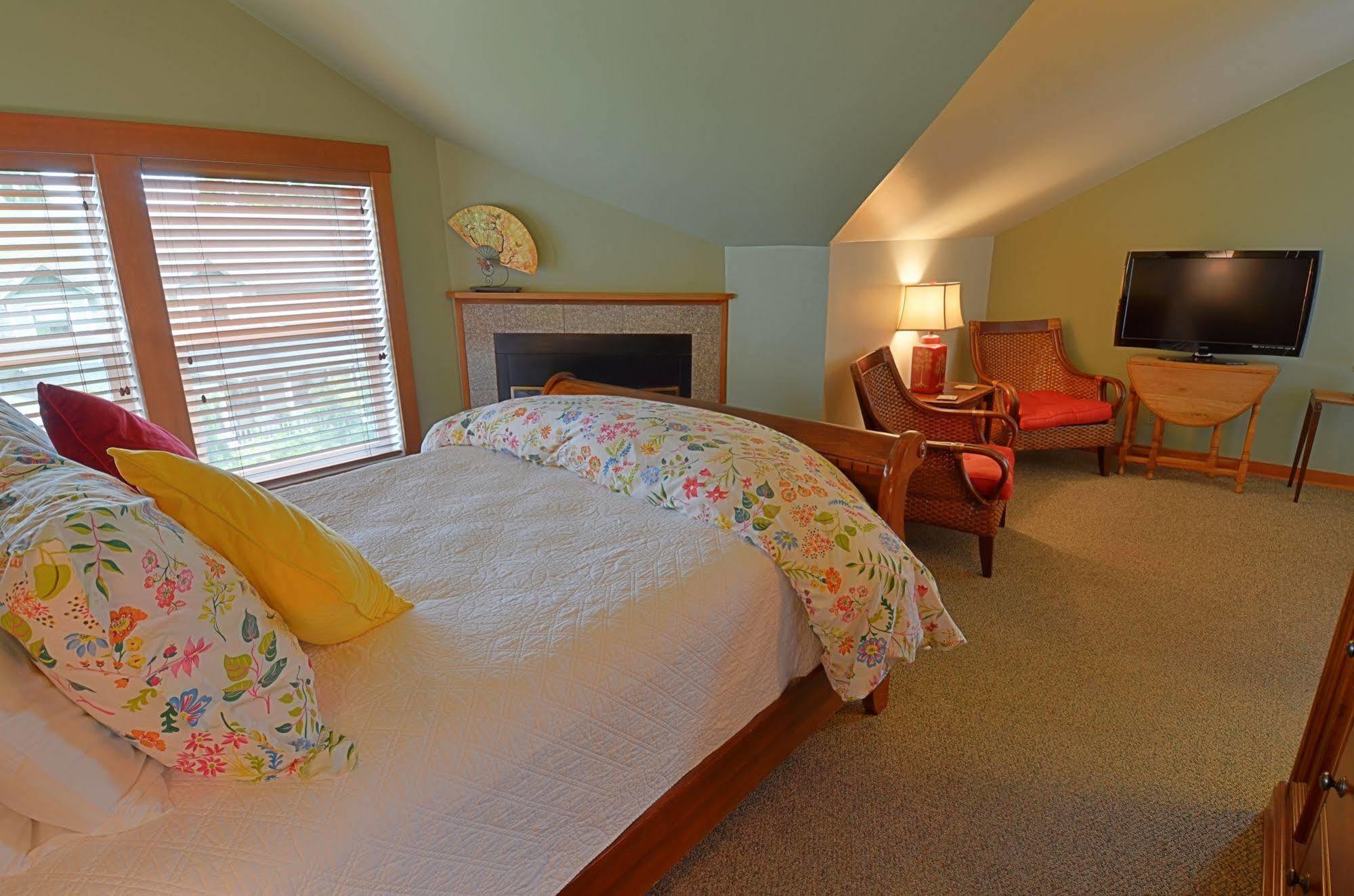 The Heron Inn And Day Spa La Conner Exterior photo