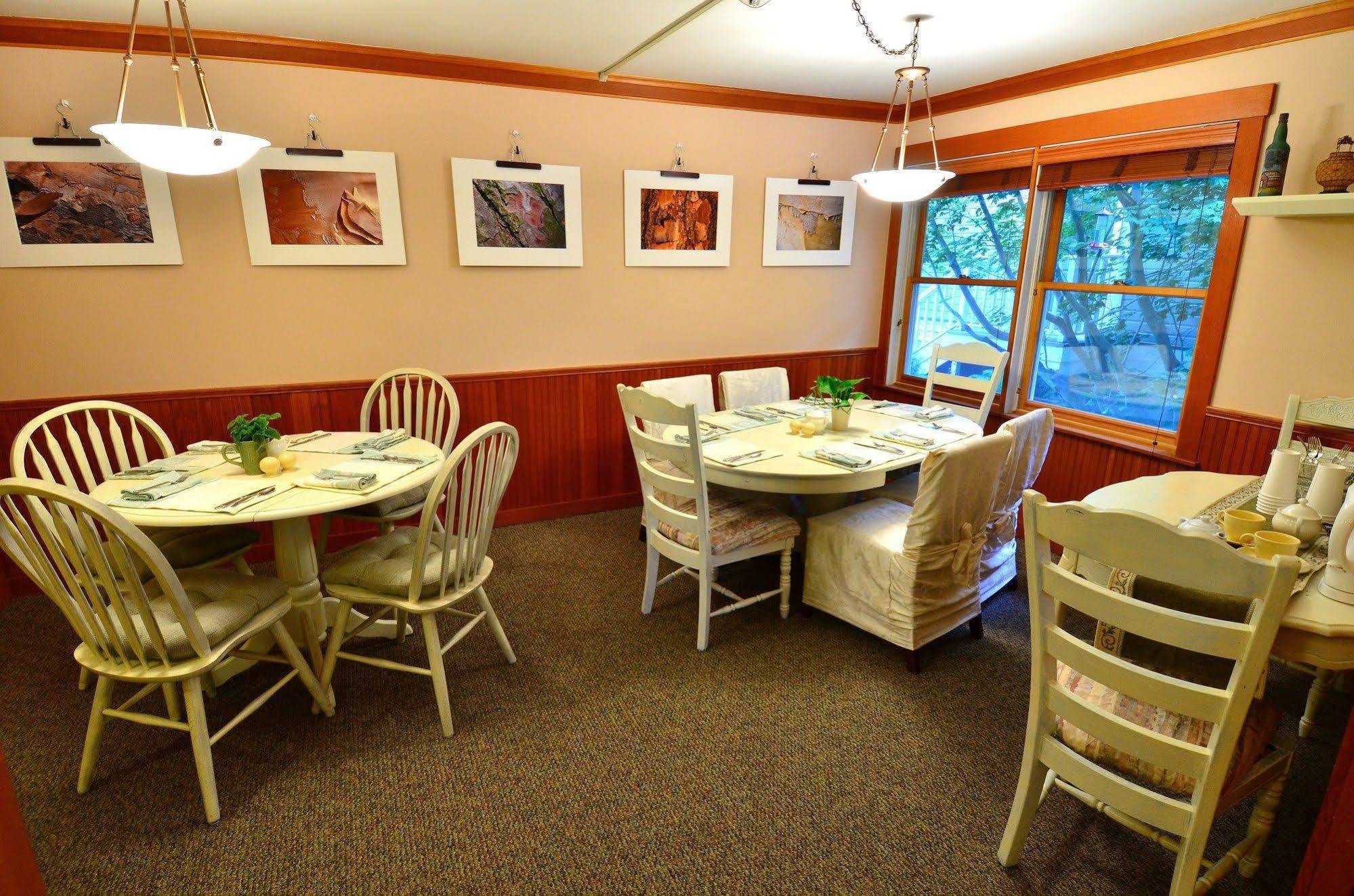 The Heron Inn And Day Spa La Conner Exterior photo